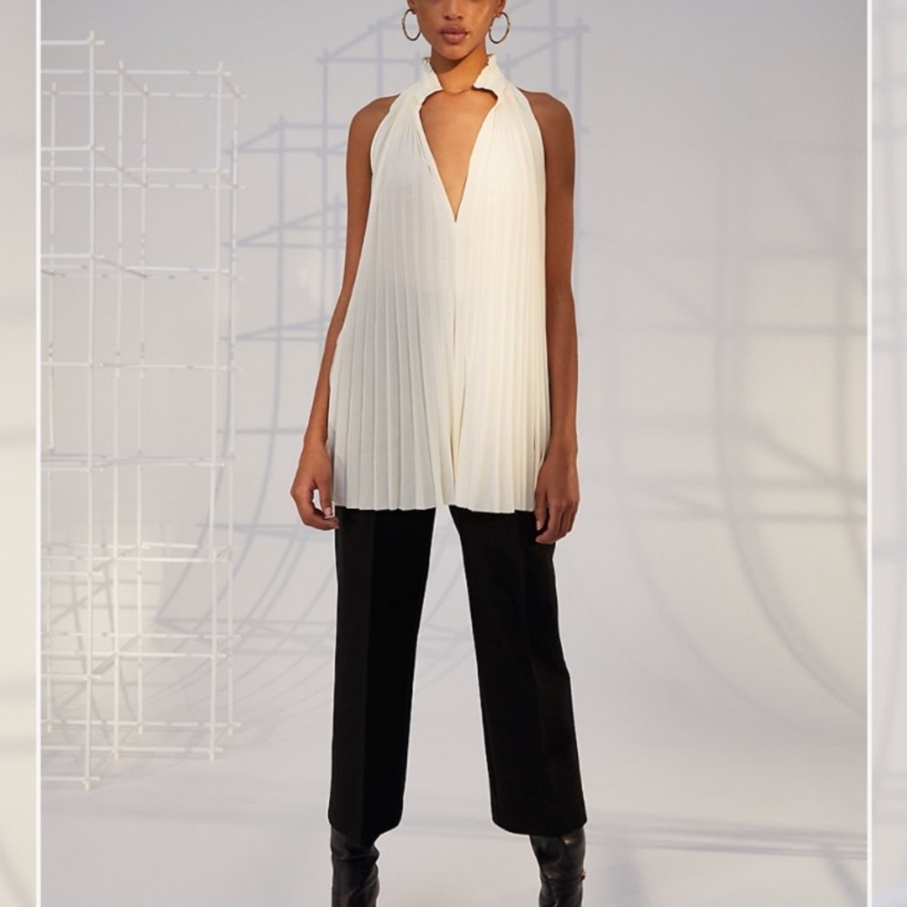 Aritzia Babaton Blouse